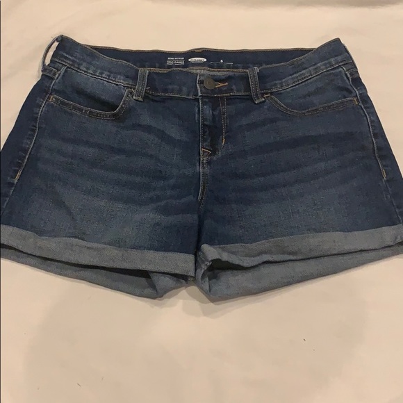 Old navy semi-fitted shorts - Picture 1 of 5